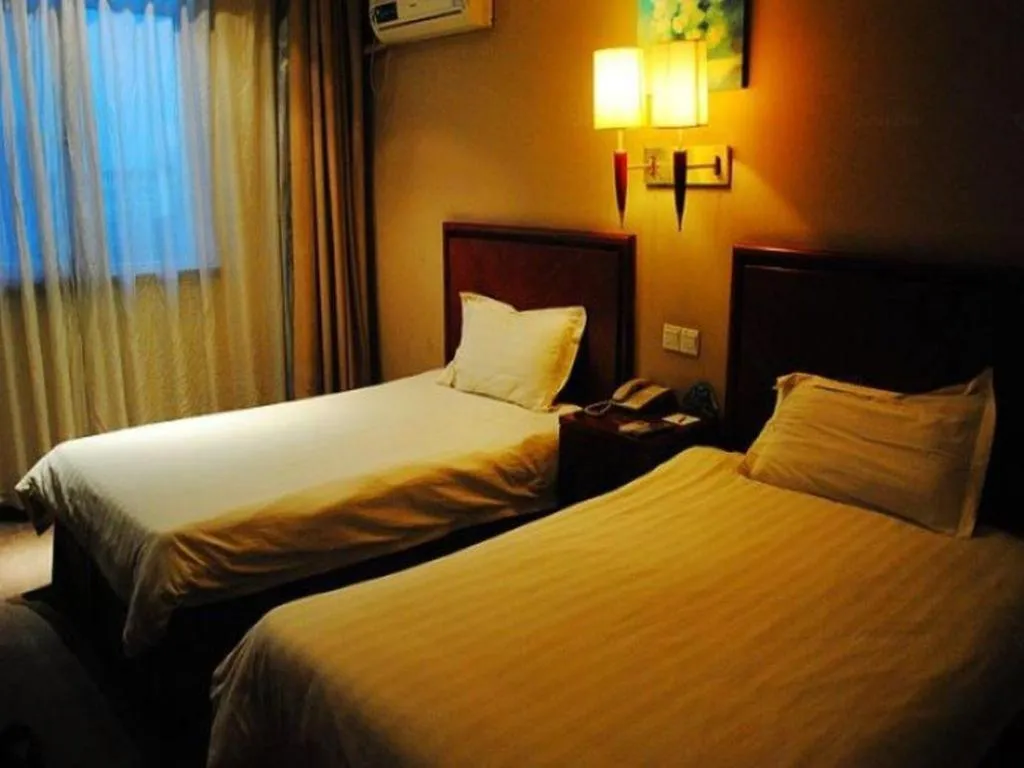 Bed in GreenTree Inn Suzhou Wuzhong