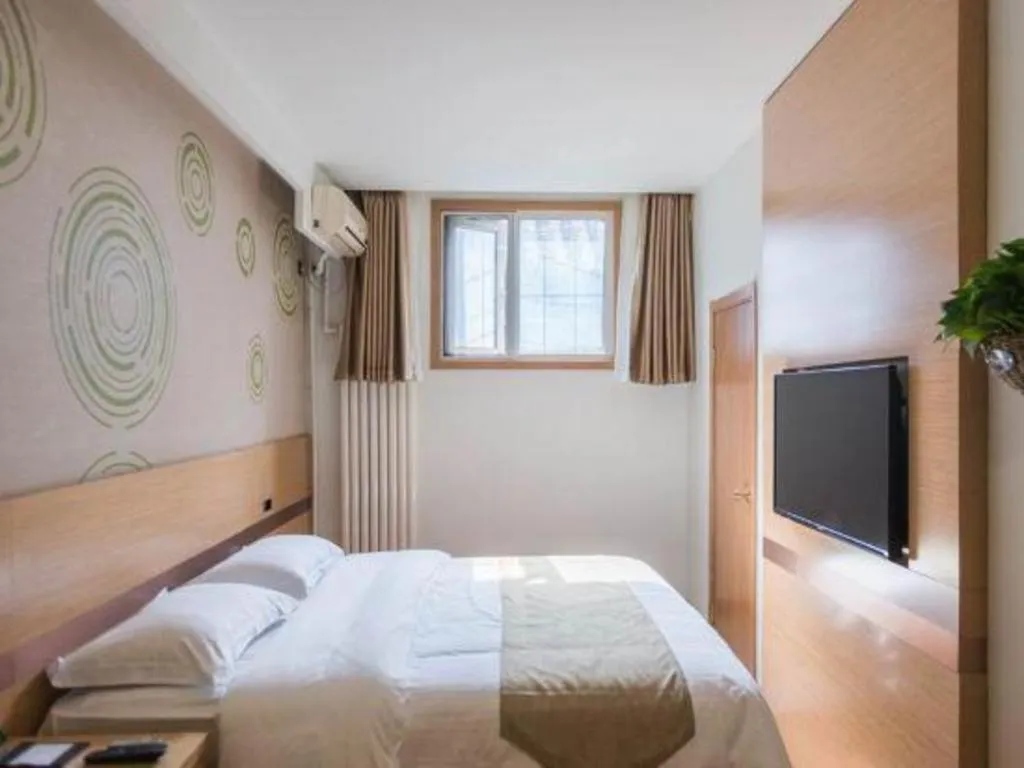 Bed in GreenTree Inn Beijing Dongcheng District Wangfujin South Luogu Lane Houhai Express Hotel