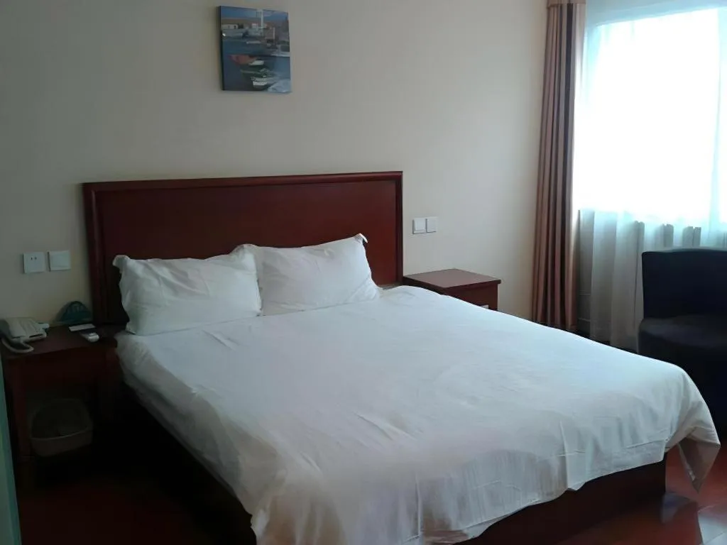 Bed in GreenTree Inn Beijing Dongcheng District Wangfujin South Luogu Lane Houhai Express Hotel