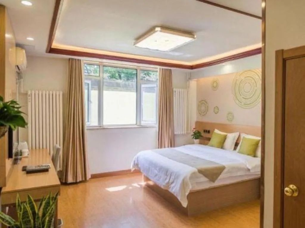 Bed in GreenTree Inn Beijing Dongcheng District Wangfujin South Luogu Lane Houhai Express Hotel