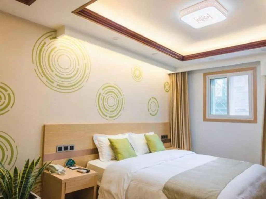 Bed in GreenTree Inn Beijing Dongcheng District Wangfujin South Luogu Lane Houhai Express Hotel