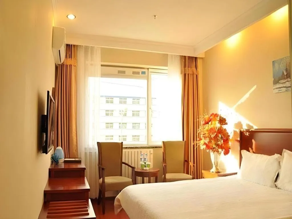 Bed in GreenTree Inn Beijing Dongcheng District Wangfujin South Luogu Lane Houhai Express Hotel