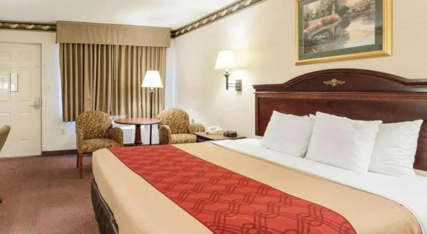 Bed in Econo Lodge Grenada