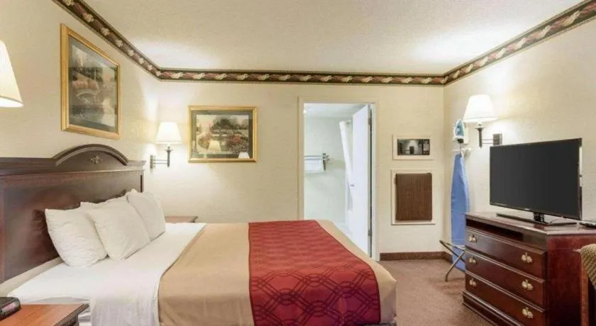 Bed in Econo Lodge Grenada