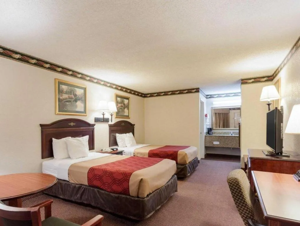 Bed in Econo Lodge Grenada