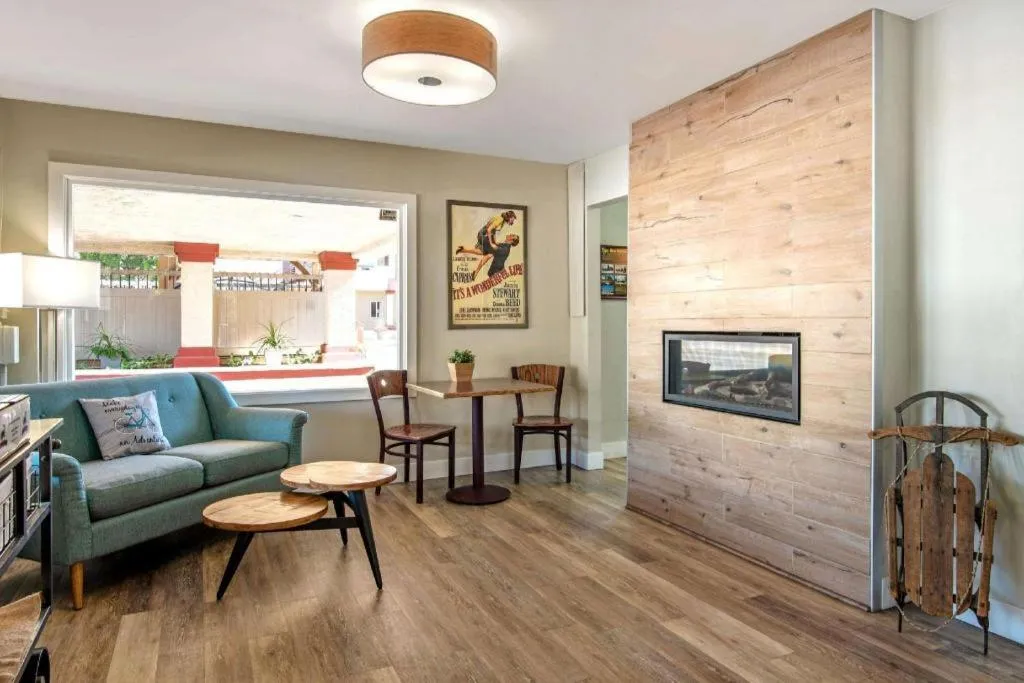 Econo Lodge Inn & Suites Durango