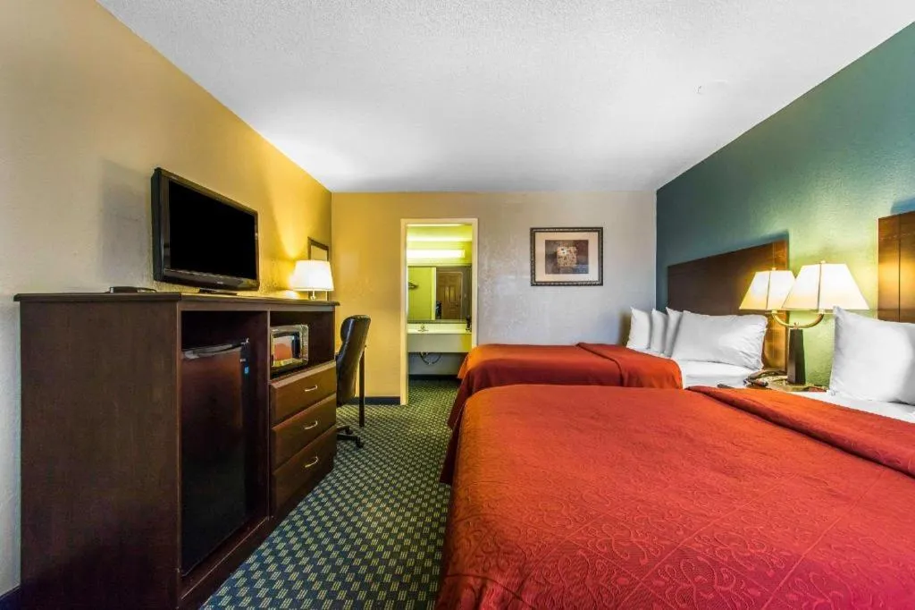 Bed in Quality Inn Duncan HWY 81