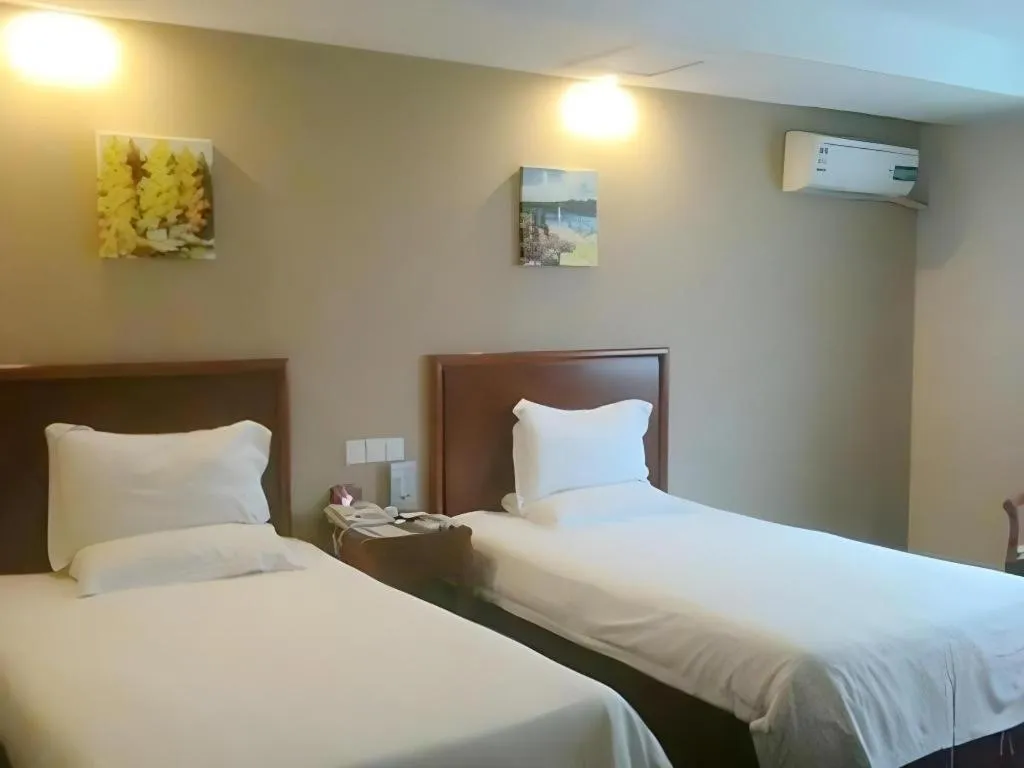 Bed in GreenTree Inn Hotel - Nantong Hongming Plaza