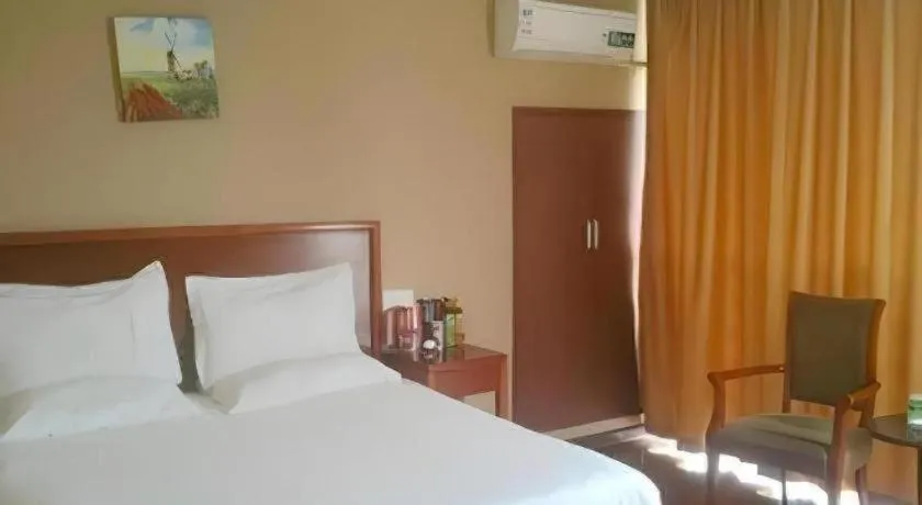 Bed in GreenTree Inn Hotel - Nantong Hongming Plaza