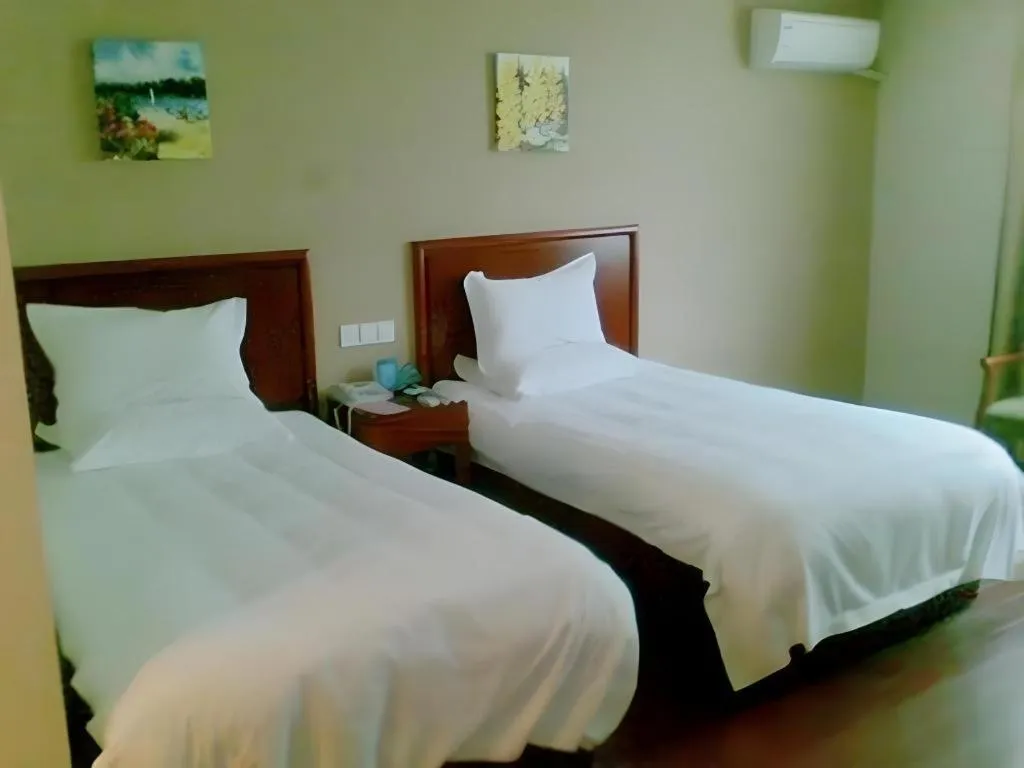 Bed in GreenTree Inn Hotel - Nantong Hongming Plaza