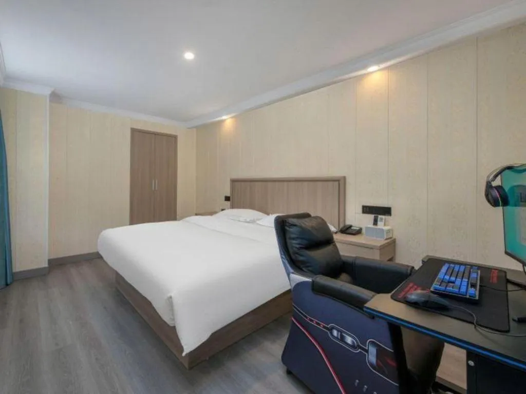 Bed in GreenTree Inn Hotel - Nantong Hongming Plaza