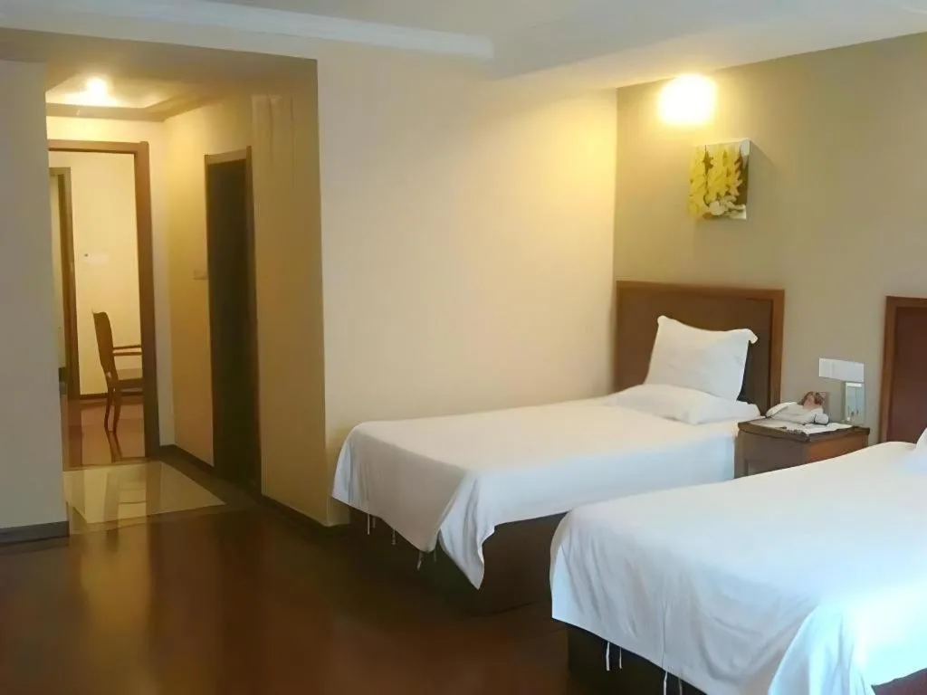 Bed in GreenTree Inn Hotel - Nantong Hongming Plaza