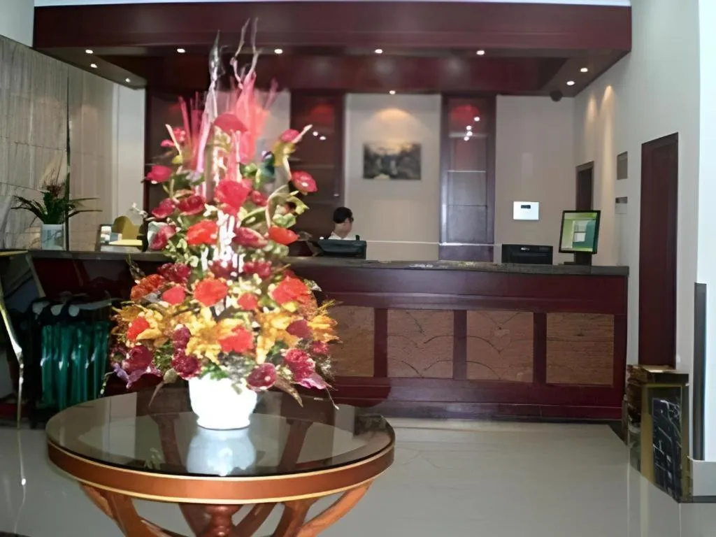 GreenTree Inn YiZheng Zhenzhou East Road