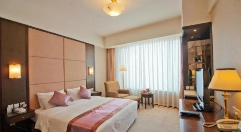 Bed in Golden Bay Hotel Weihai