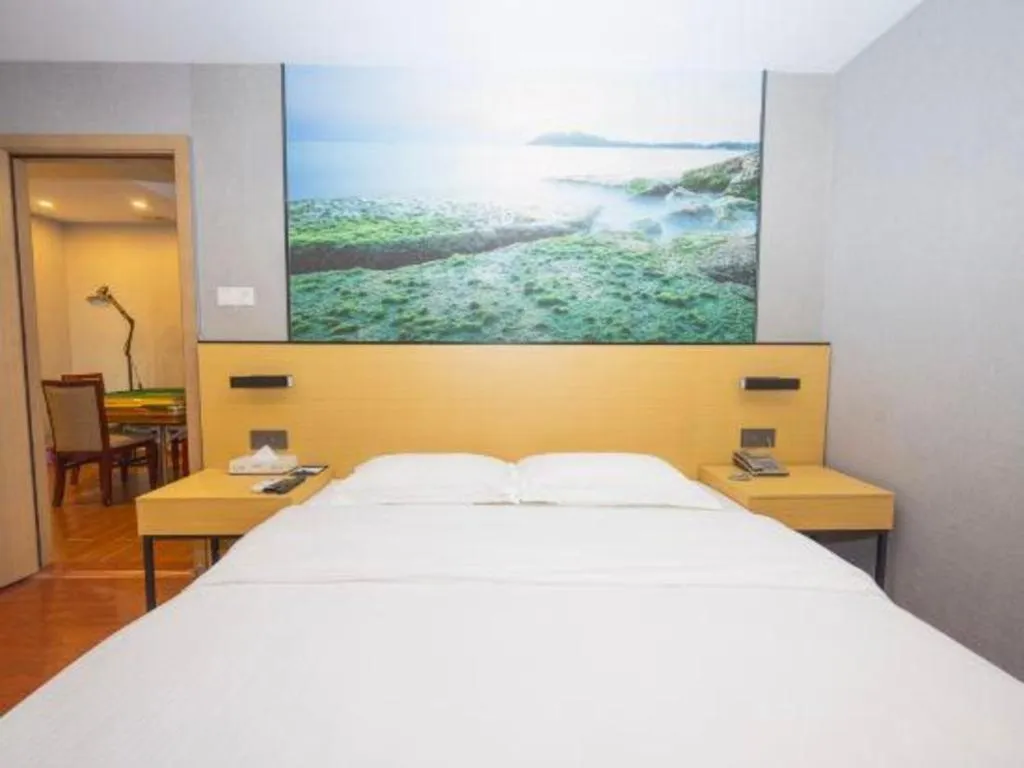 Bed in GreenTree Inn Zhongshan Nanlang Metro Station Branch