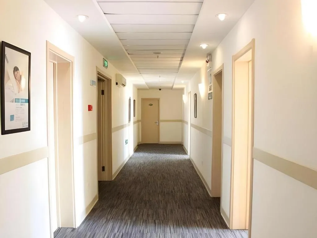 Jinjiang Inn Qingdao Wuxi Square Nanjing Road Metro Station