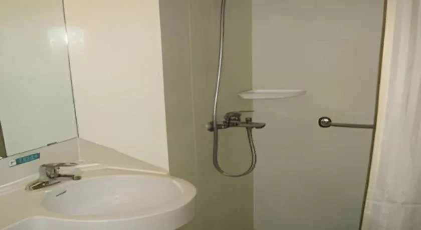 Jinjiang Inn Qingdao Wuxi Square Nanjing Road Metro Station