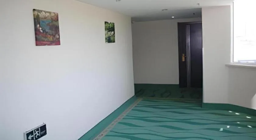 GreenTree Inn Yantai Xingfu Road Marina Plaza Express Hotel