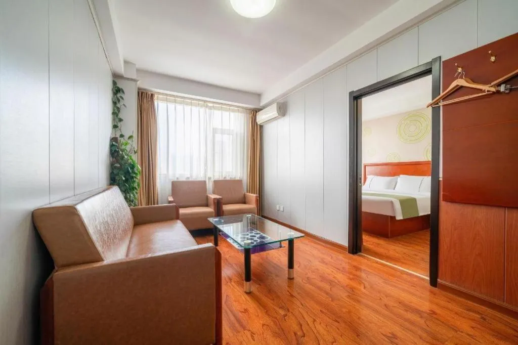 Bed in GreenTree Inn Yantai Xingfu Road Marina Plaza Express Hotel