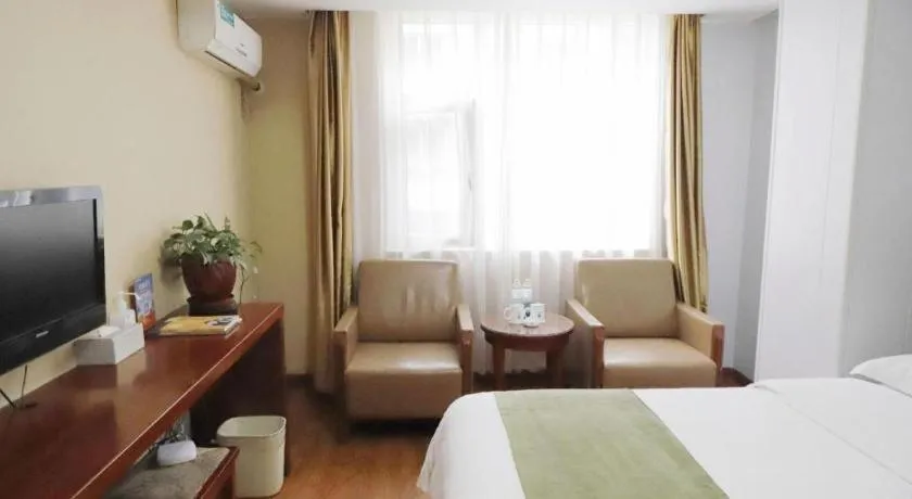 Bed in GreenTree Inn Yantai Xingfu Road Marina Plaza Express Hotel