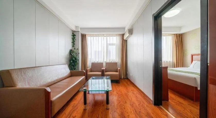 Bed in GreenTree Inn Yantai Xingfu Road Marina Plaza Express Hotel