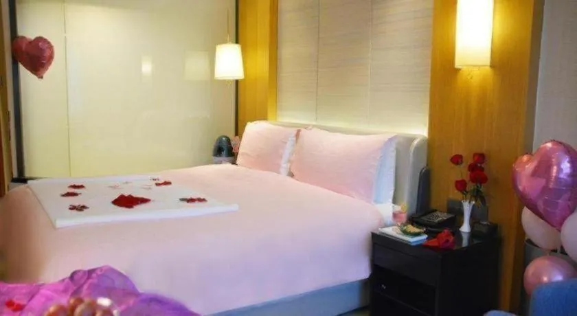 Bed in Shijiazhuang International Building Hotel