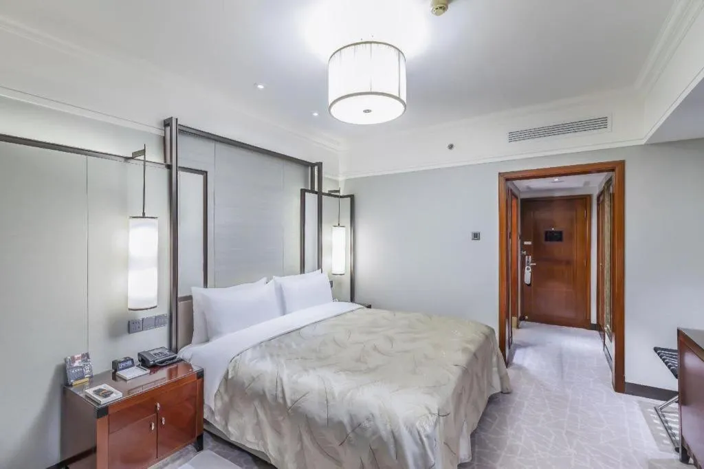 Bed in Shijiazhuang International Building Hotel