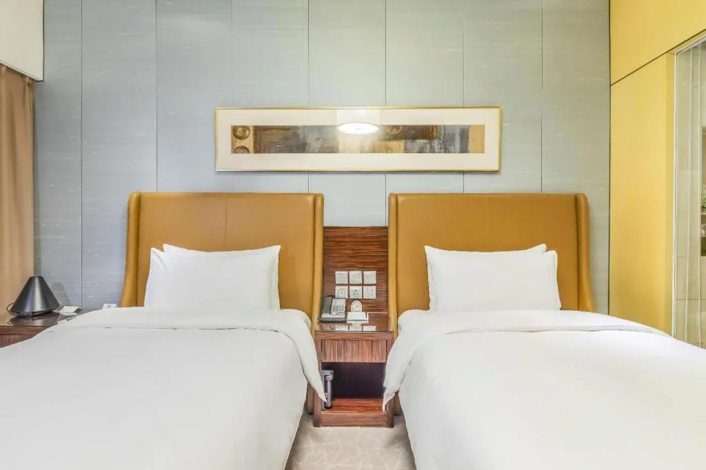 Bed in Shijiazhuang International Building Hotel
