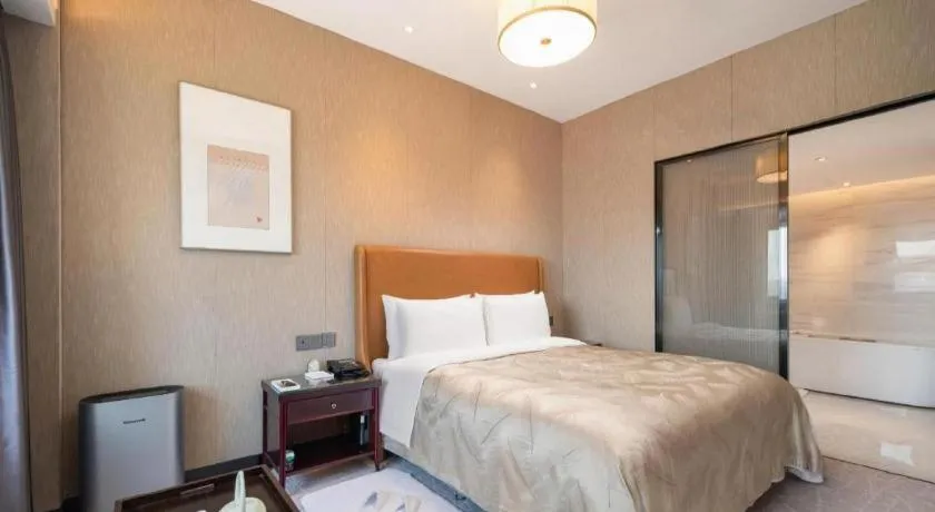 Bed in Shijiazhuang International Building Hotel