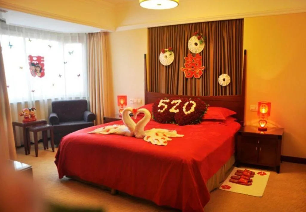 Bed in Shijiazhuang International Building Hotel