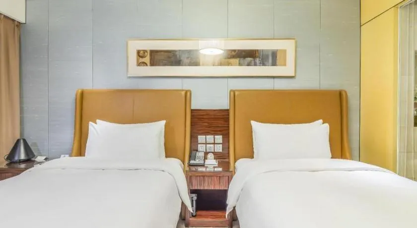 Bed in Shijiazhuang International Building Hotel