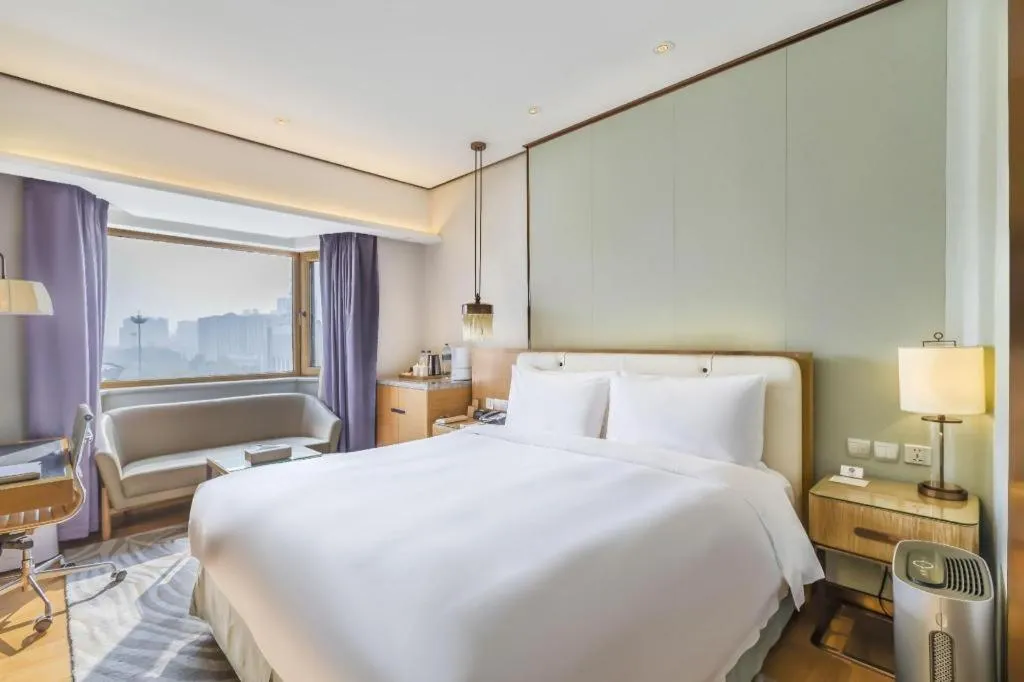 Bed in Shijiazhuang International Building Hotel