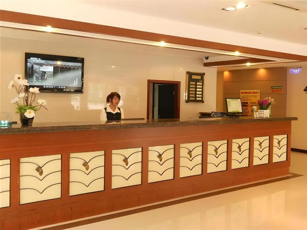 GreenTree Inn Taicang Baolong Square Hotel