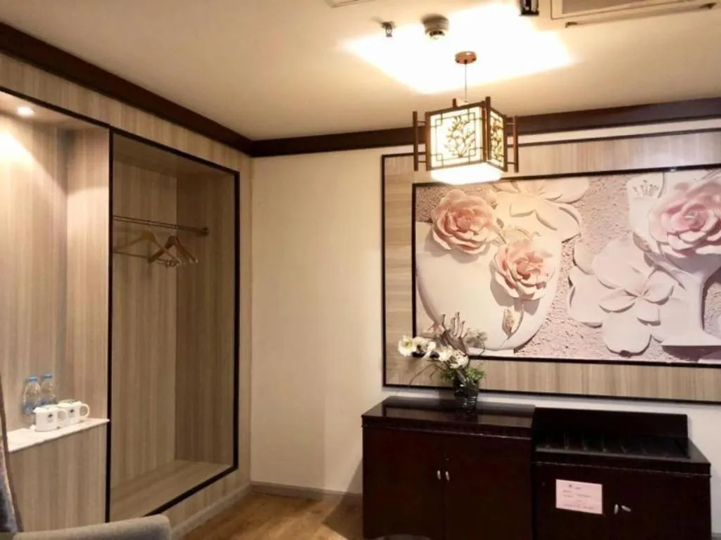 GreenTree Inn Taicang Baolong Square Hotel