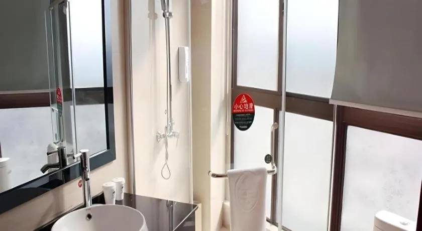 GreenTree Inn Taicang Baolong Square Hotel