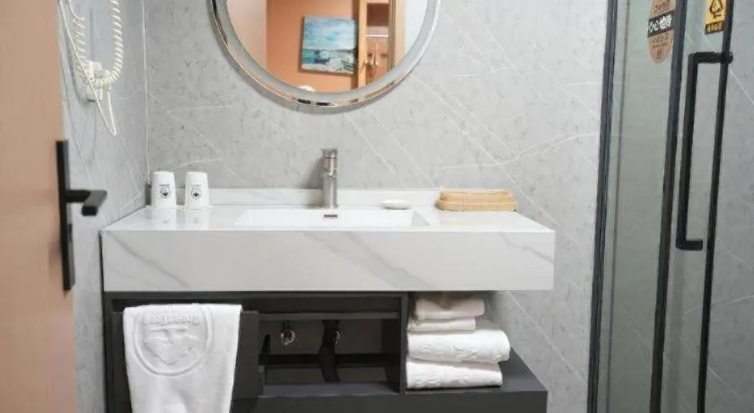 GreenTree Inn Taicang Baolong Square Hotel