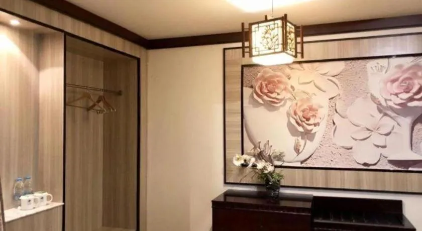 GreenTree Inn Taicang Baolong Square Hotel