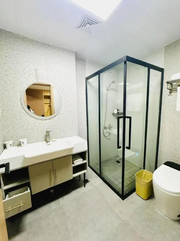 GreenTree Inn Taicang Baolong Square Hotel