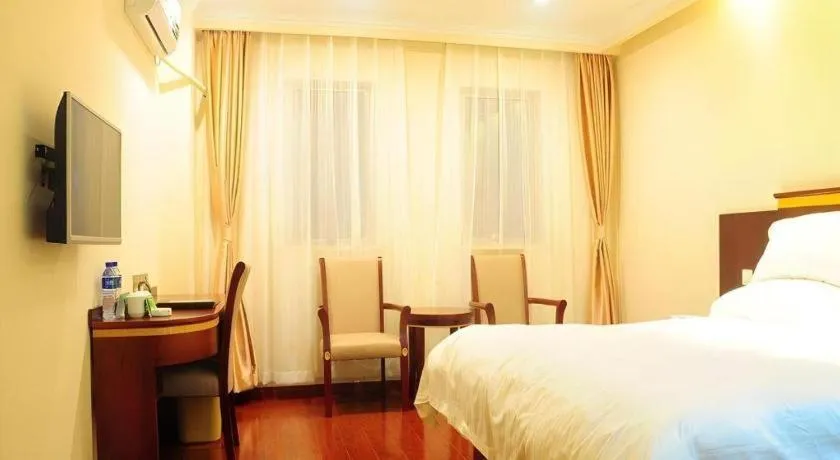 Bed in GreenTree Inn Rizhao Haiqu East Road Hotel