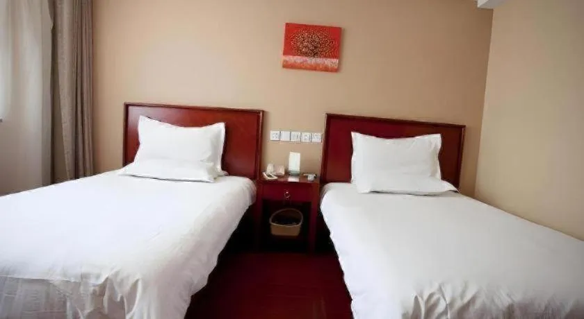 Bed in GreenTree Inn Rizhao Haiqu East Road Hotel