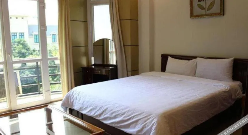 Bed in Dom's Residence & Hotel Hanoi