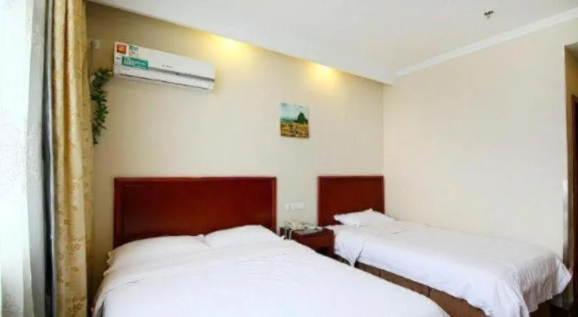 Bed in GreenTree Alliance Changzhou University City Hotel