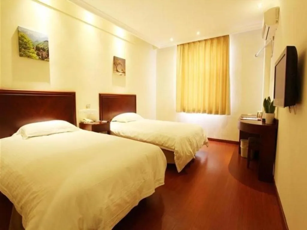 Bed in GreenTree Inn Weihai Port