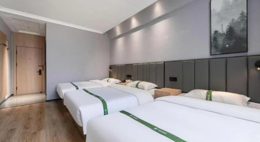 Bed in GreenTree Inn Weihai Port