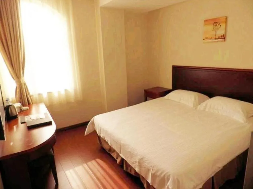 Bed in GreenTree Inn Weihai Port