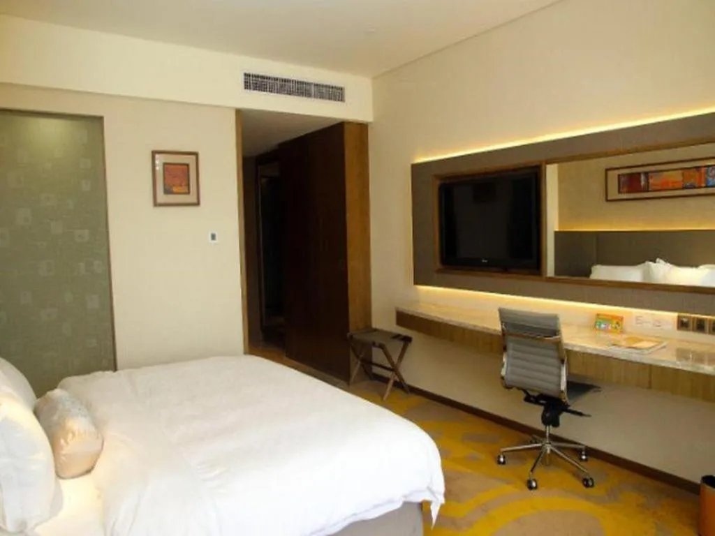 Bed in Wuhan Gleetour Hotel