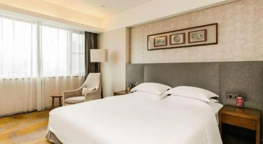 Bed in Wuhan Gleetour Hotel