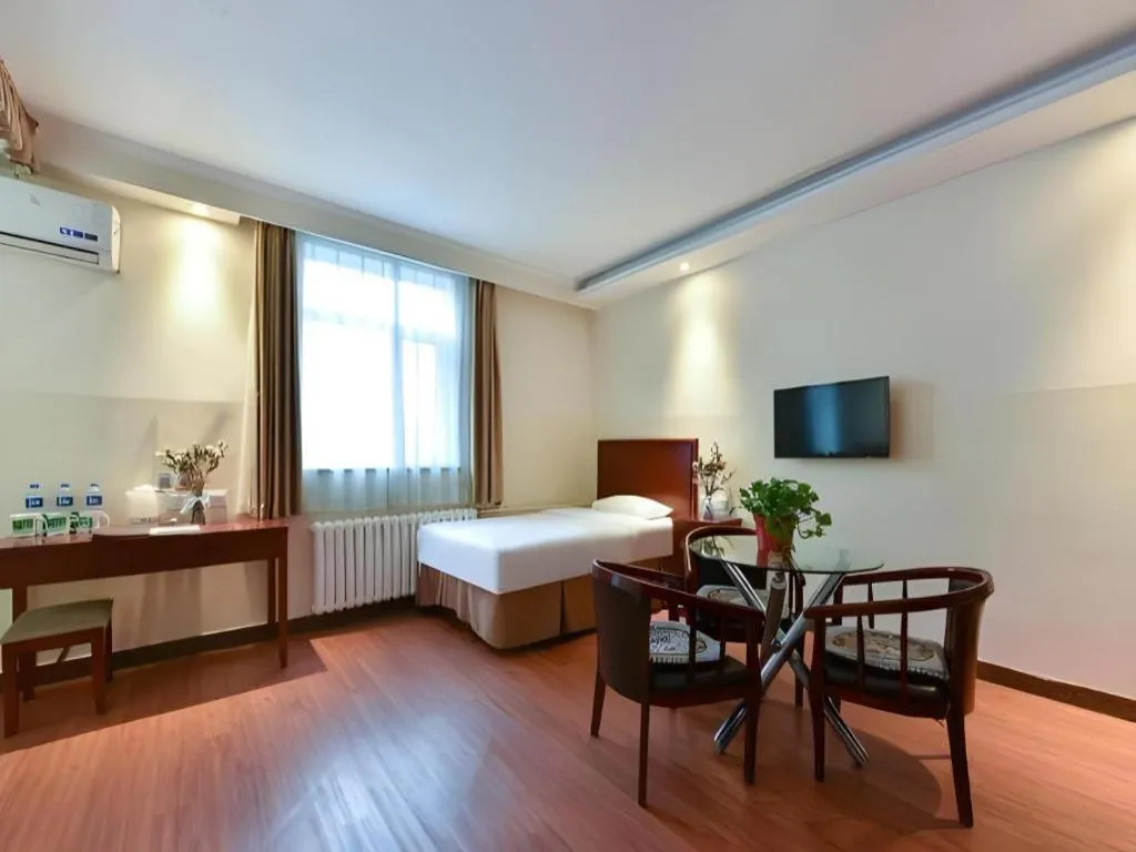 Bed in GreenTree Inn Beijing Fengtai Dongda Street Express Hotel