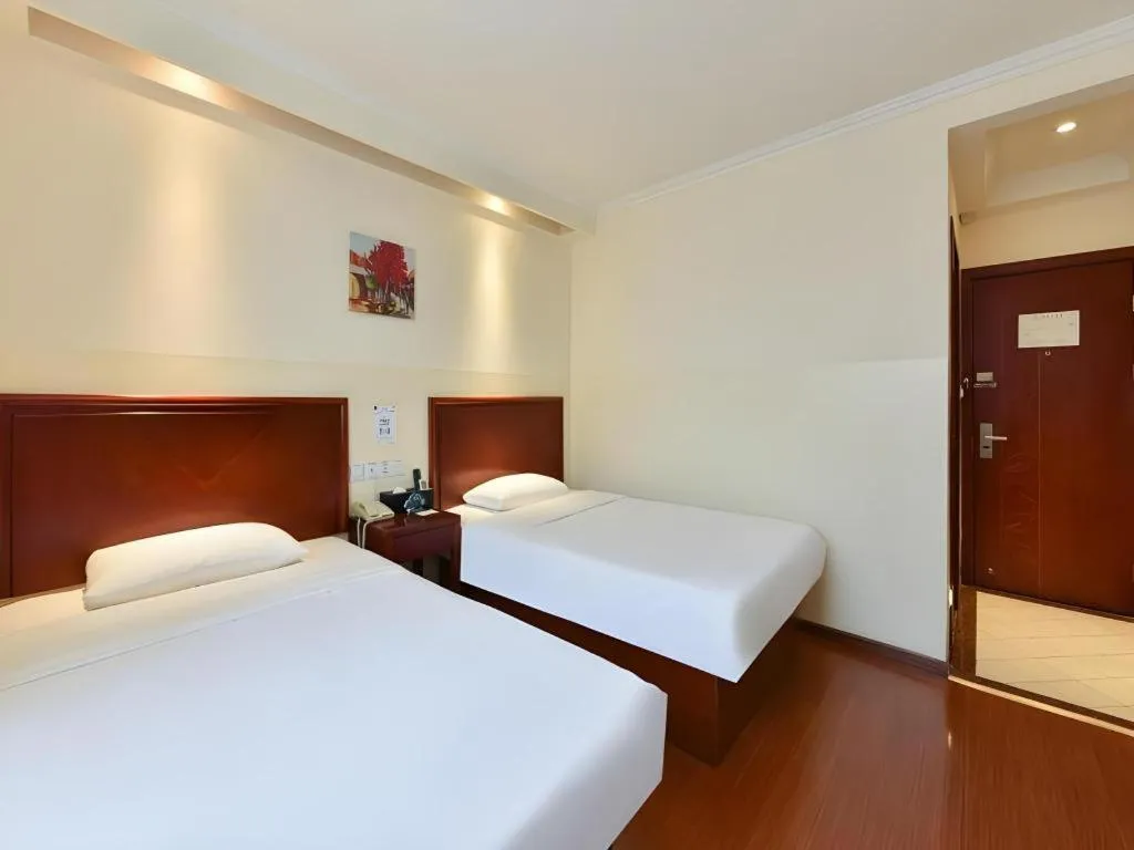 Bed in GreenTree Inn Beijing Fengtai Dongda Street Express Hotel