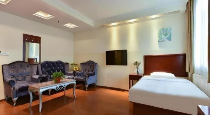 Bed in GreenTree Inn Beijing Fengtai Dongda Street Express Hotel